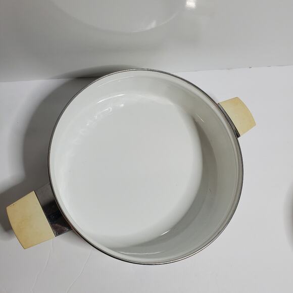 Vintage Mikasa Gabriele White Floral Enamel 2 handle cooking pot and enamel bowl - Picture 10 of 10